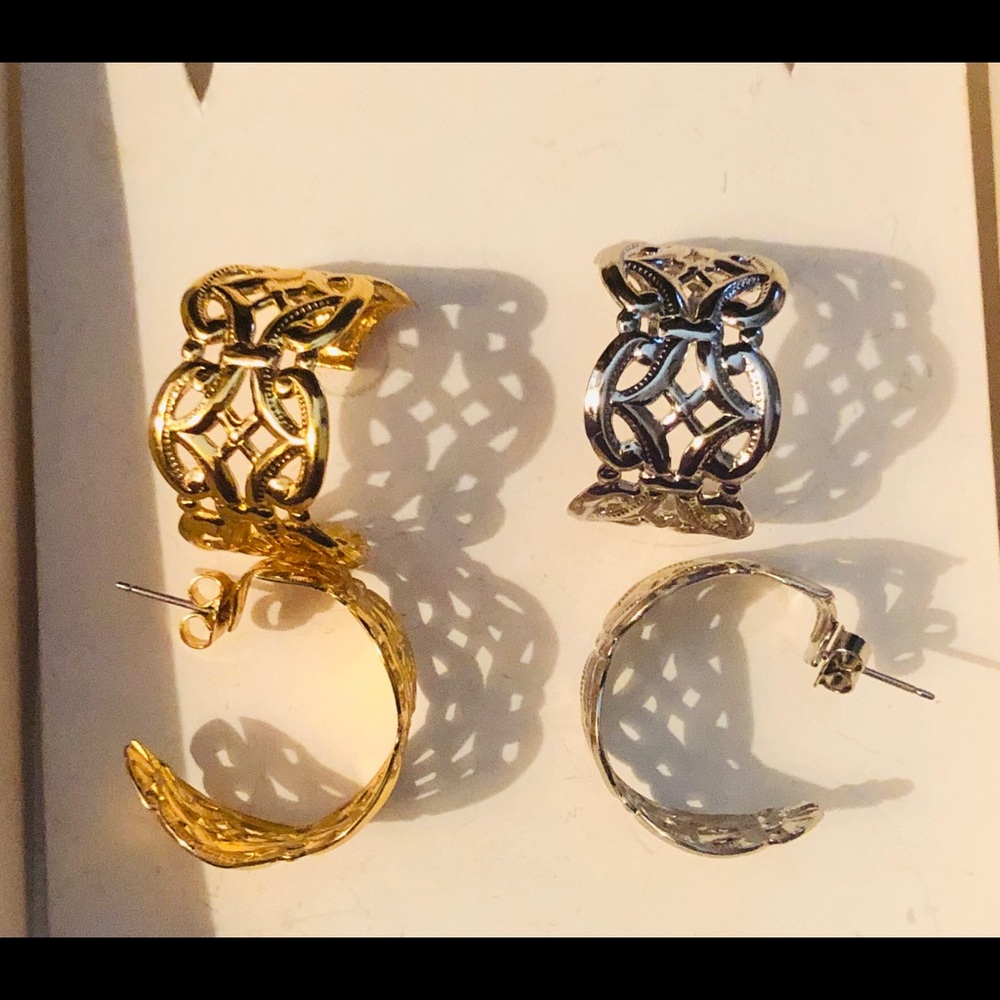 👀 BOGO 👀 Two Sets of Avon Earrings